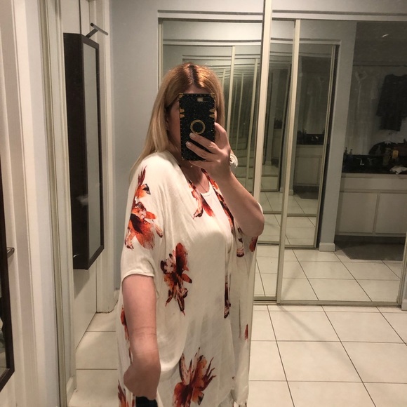 Flower shawl - Picture 3 of 10